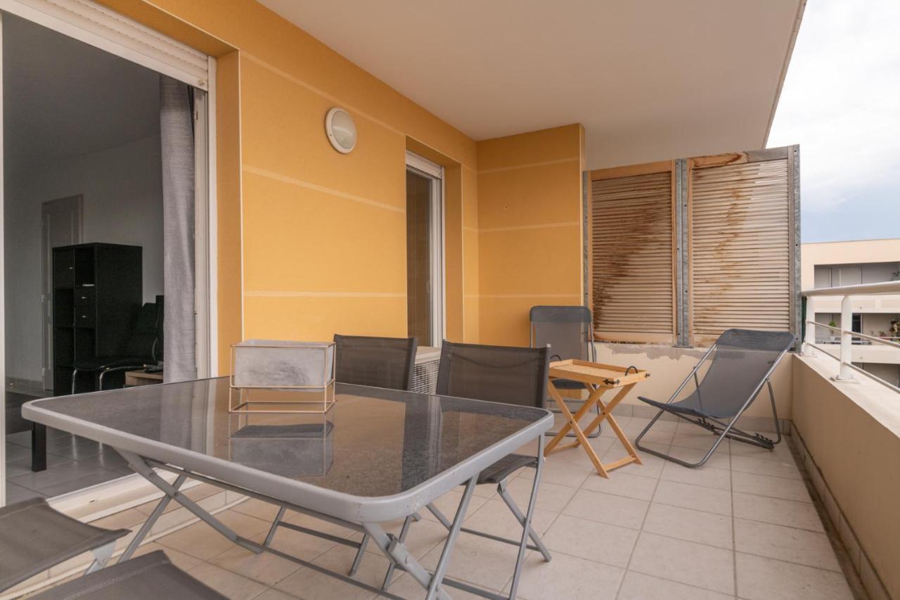 Appartement APPT DE CHARME AVEC GRAND BALCON PROCHE AVIGNON WiFI GRATUIT à Monteux Extérieur photo